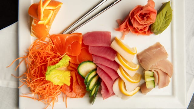 Sashimi Deluxe.
